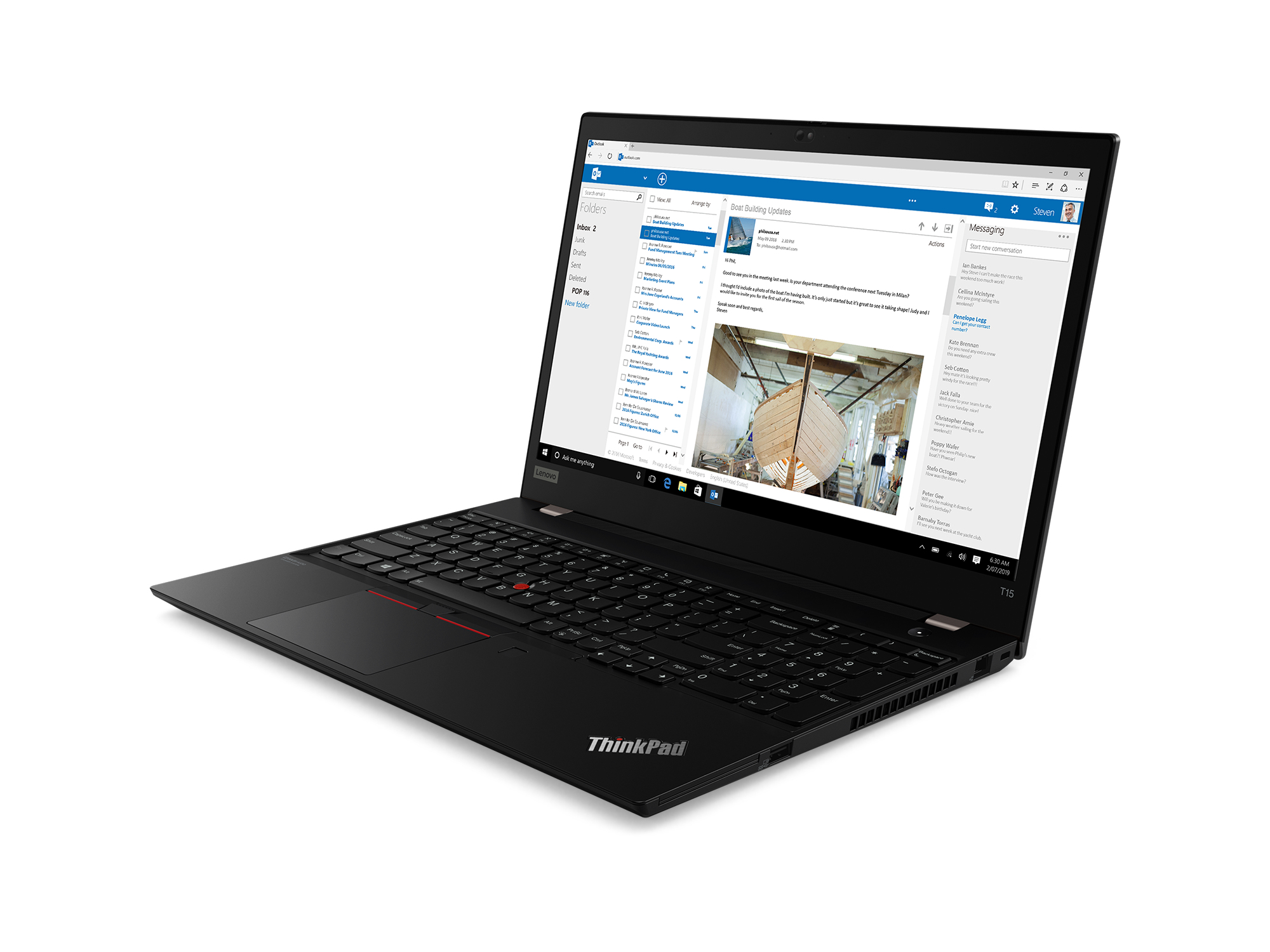 Laptop ThinkPad nero aperto, mostra una pagina web su sfondo bianco.
