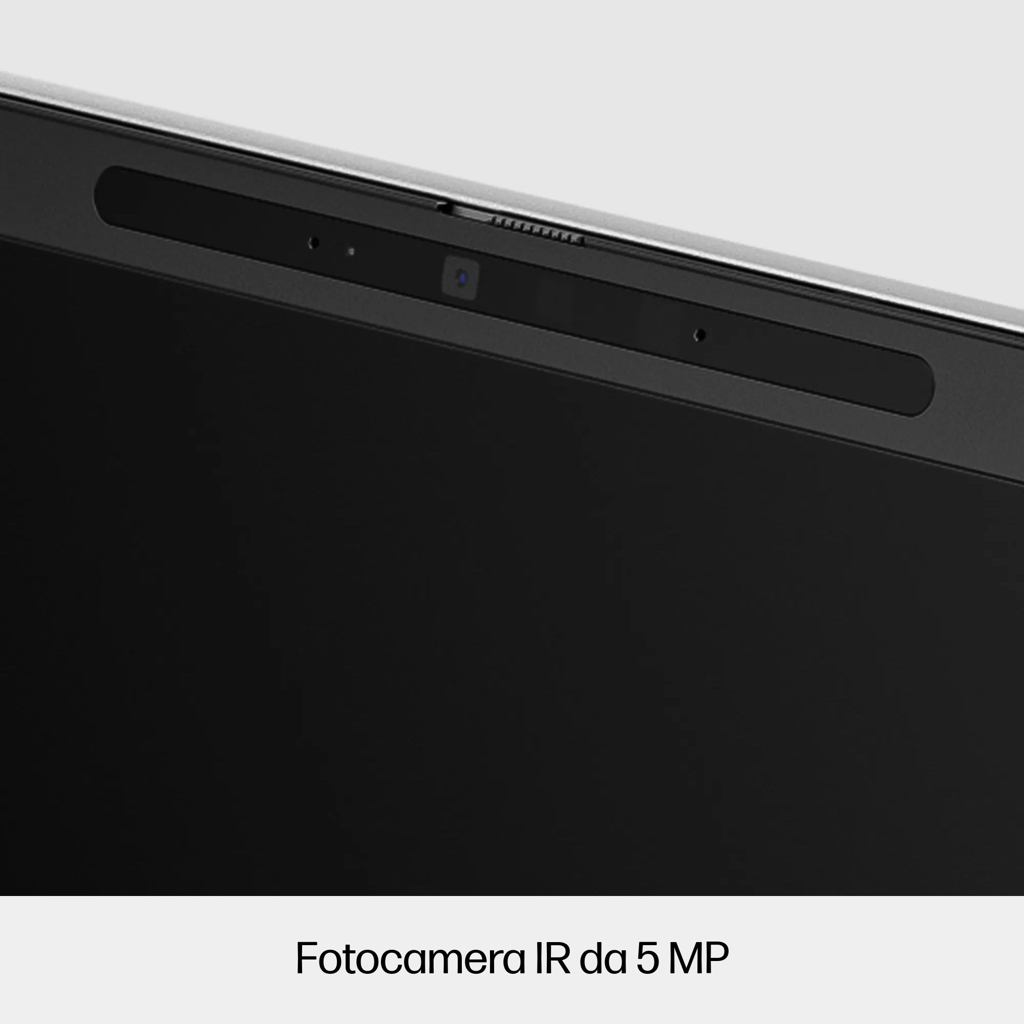 Primo piano della parte superiore dello schermo di un laptop con fotocamera e sensori.