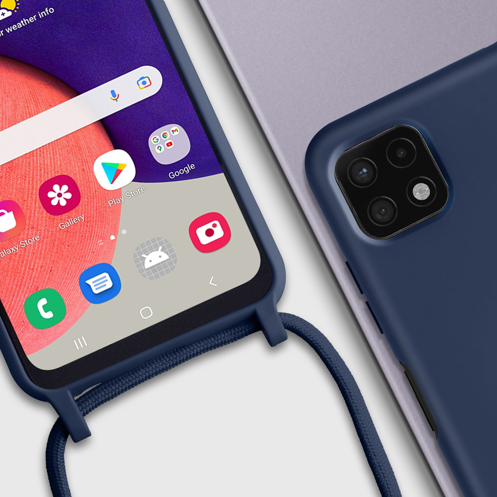 Téléphone avec applications à l'écran, coque bleu marine et cordon bleu. Un autre téléphone à côté.