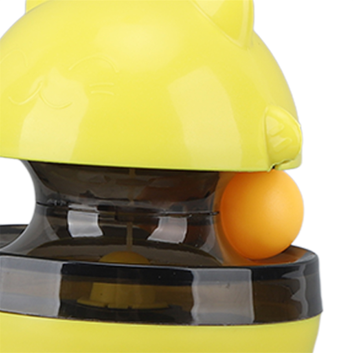 Gelbes Katzenspielzeug mit orangefarbenem Ball. Das Spielzeug ist gelb-schwarz und hat einen runden Ball.