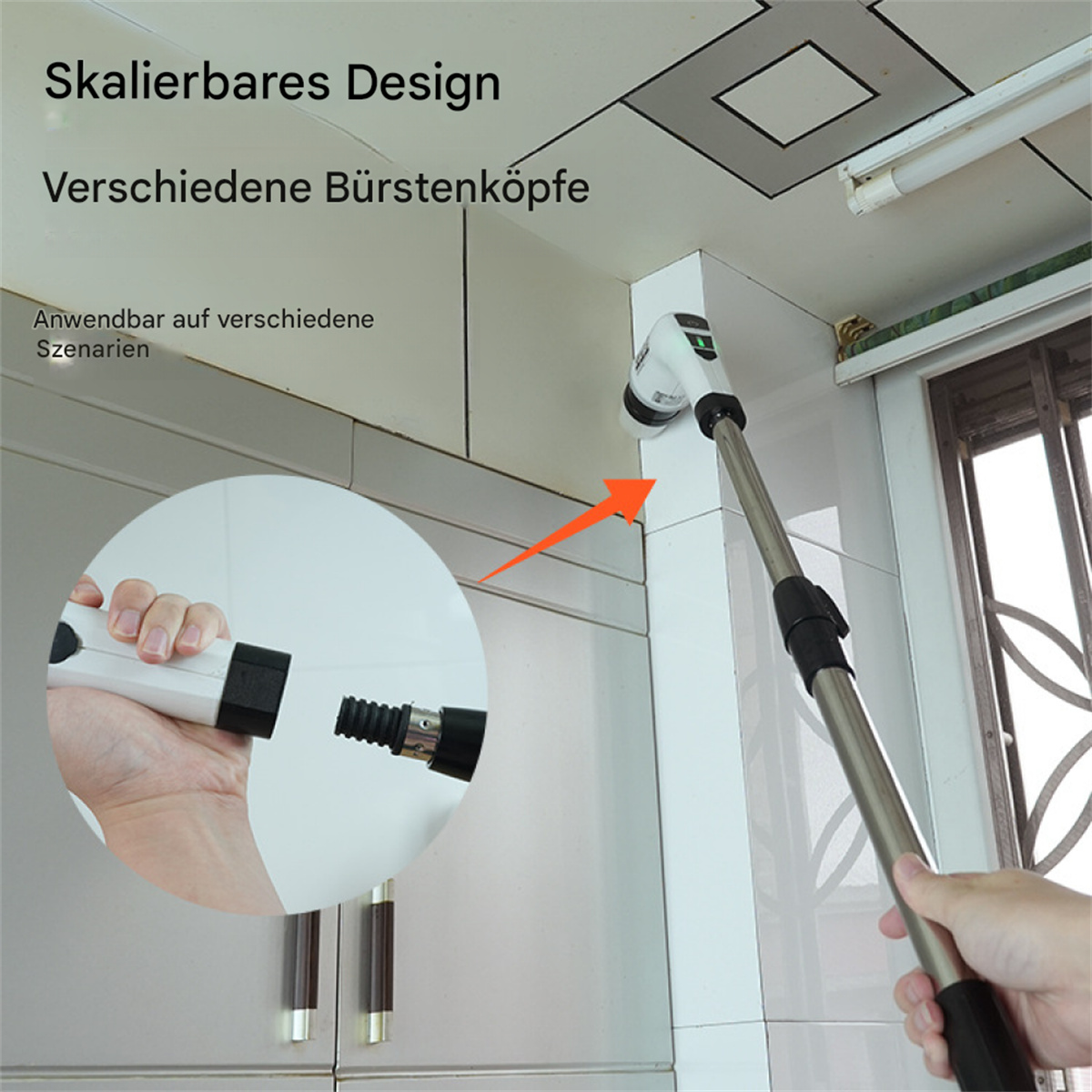 Person verwendet ein Reinigungswerkzeug, mit einer Nahaufnahme, die den Bürstenkopf und die Griffform zeigt.