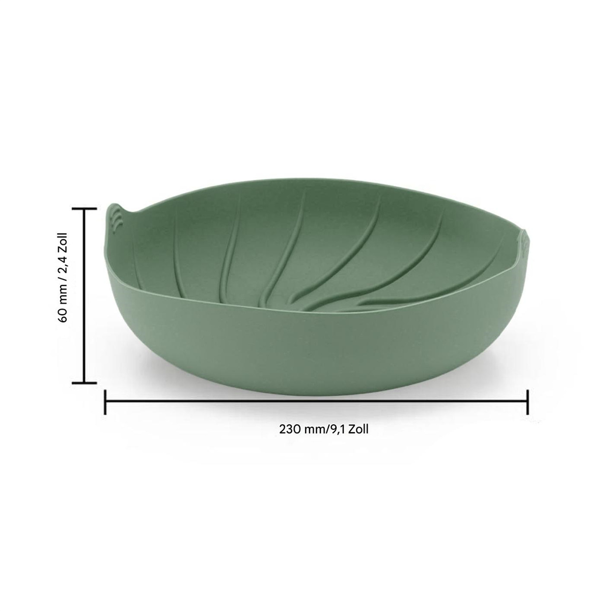 Grüne blattförmige Schüssel. Abmessungen sind 230 mm x 60 mm. Es steht auf weißem Hintergrund.