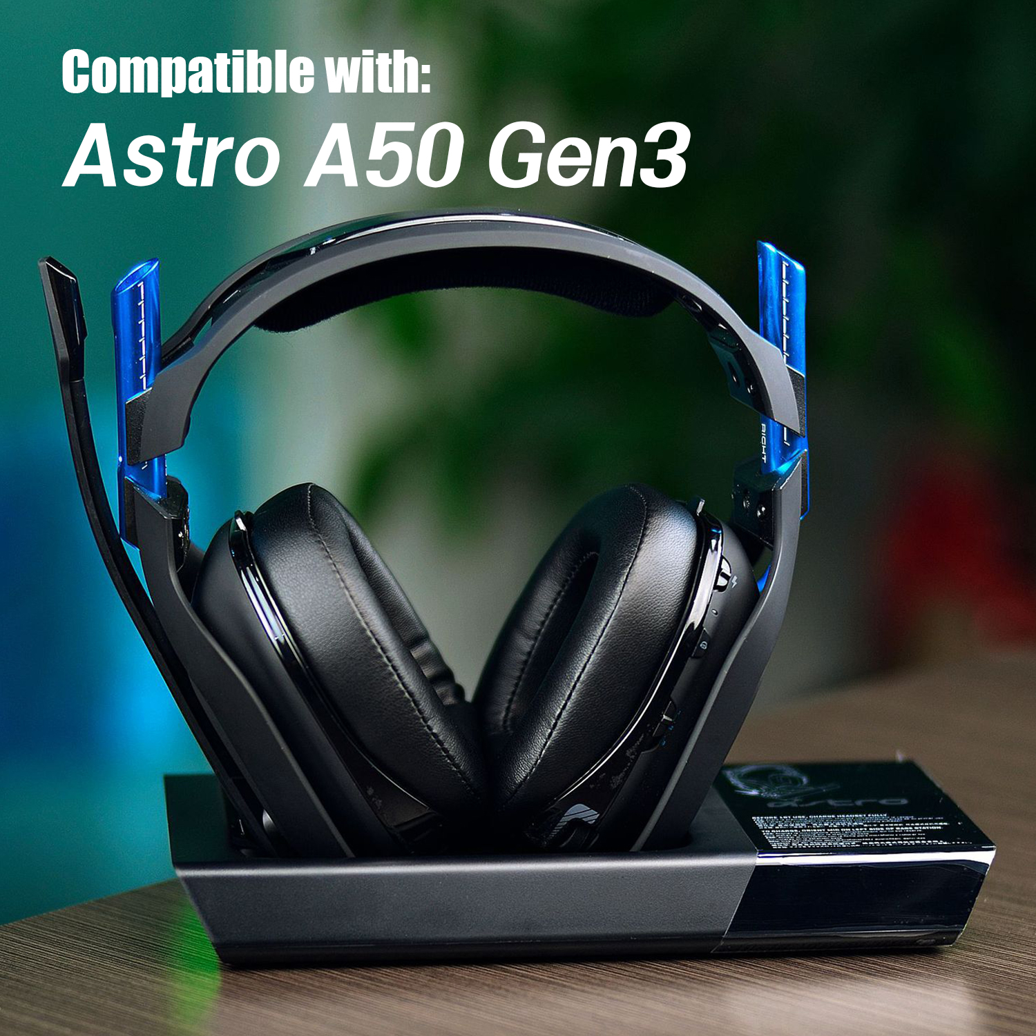 Czarno-niebieski zestaw słuchawkowy Astro A50 Gen3 na stacji ładującej.