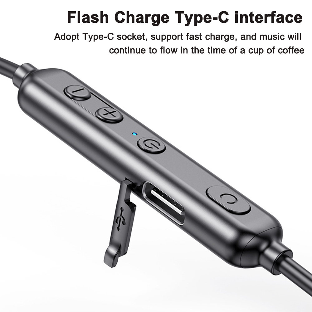 Schwarze Headset-Steuerung mit Tasten und USB-C-Anschluss, schwarzes Kabel geht davon aus, Textüberlagerung.