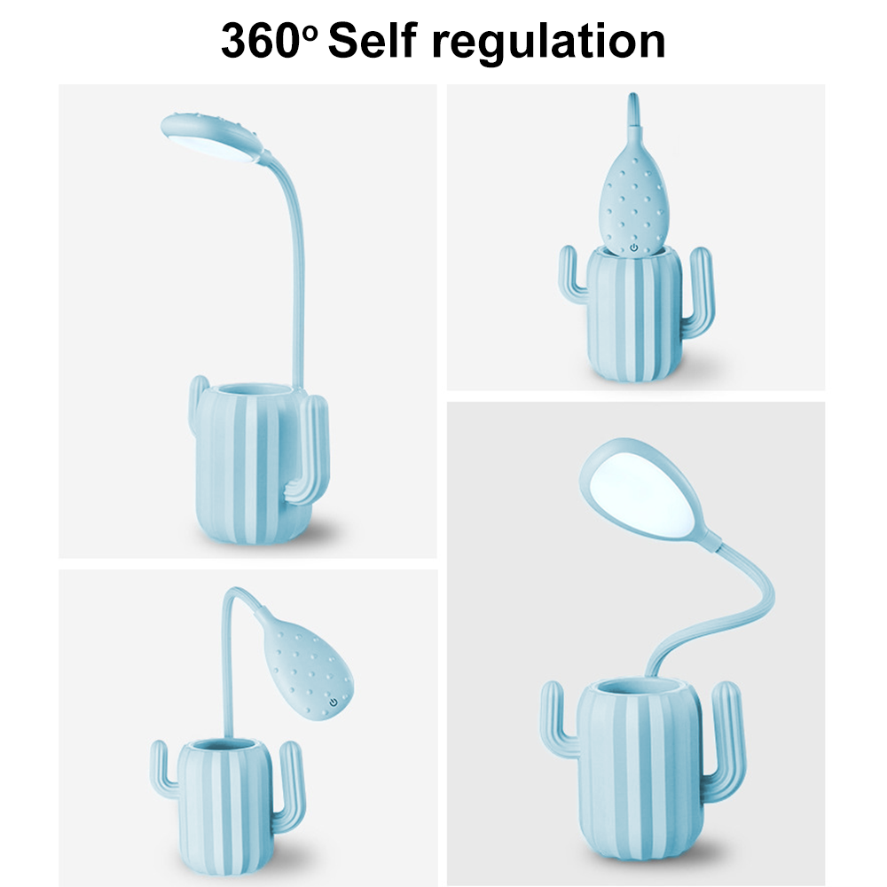 Vier Bilder einer hellblauen, kaktusförmigen Schreibtischlampe, die verschiedene Winkel und Lichtpositionen zeigen.