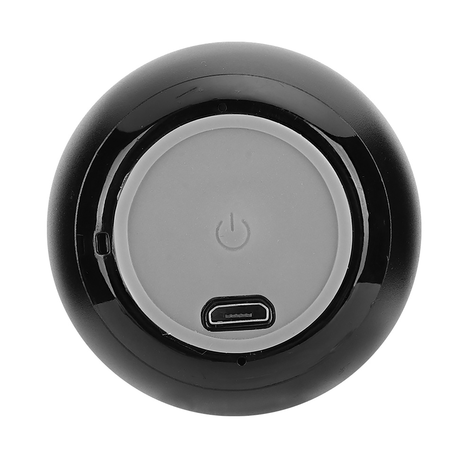 Schwarze Geräteunterseite mit grauem Power-Knopf und USB-Anschluss. Das Gerät ist rund.