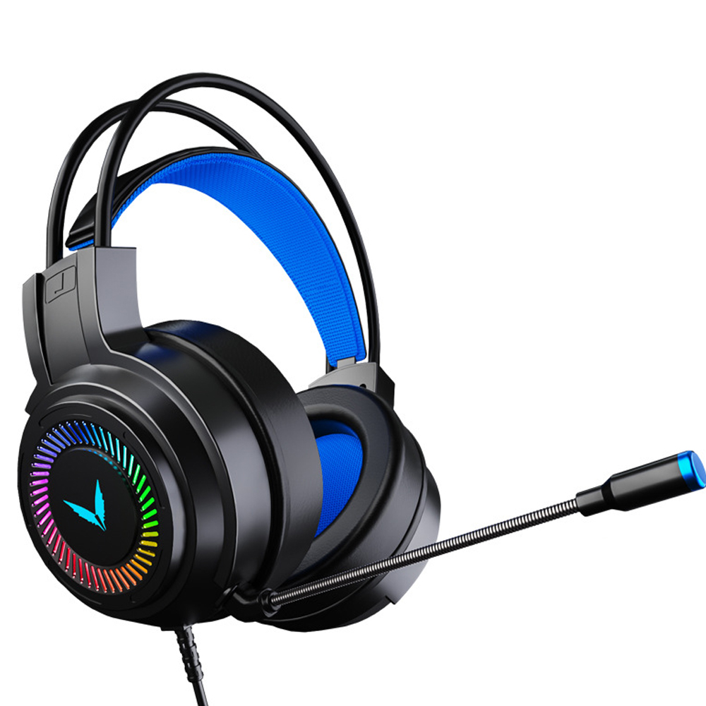 Schwarzes und blaues Gaming-Headset mit Mikrofon. Verfügt über RGB-Beleuchtung um die Ohrmuscheln.