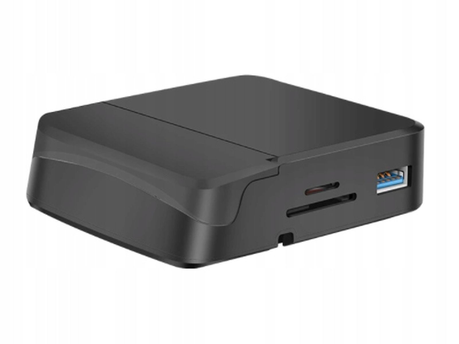Czarne kwadratowe urządzenie z portami. Widoczny port USB i gniazdo karty SD.
