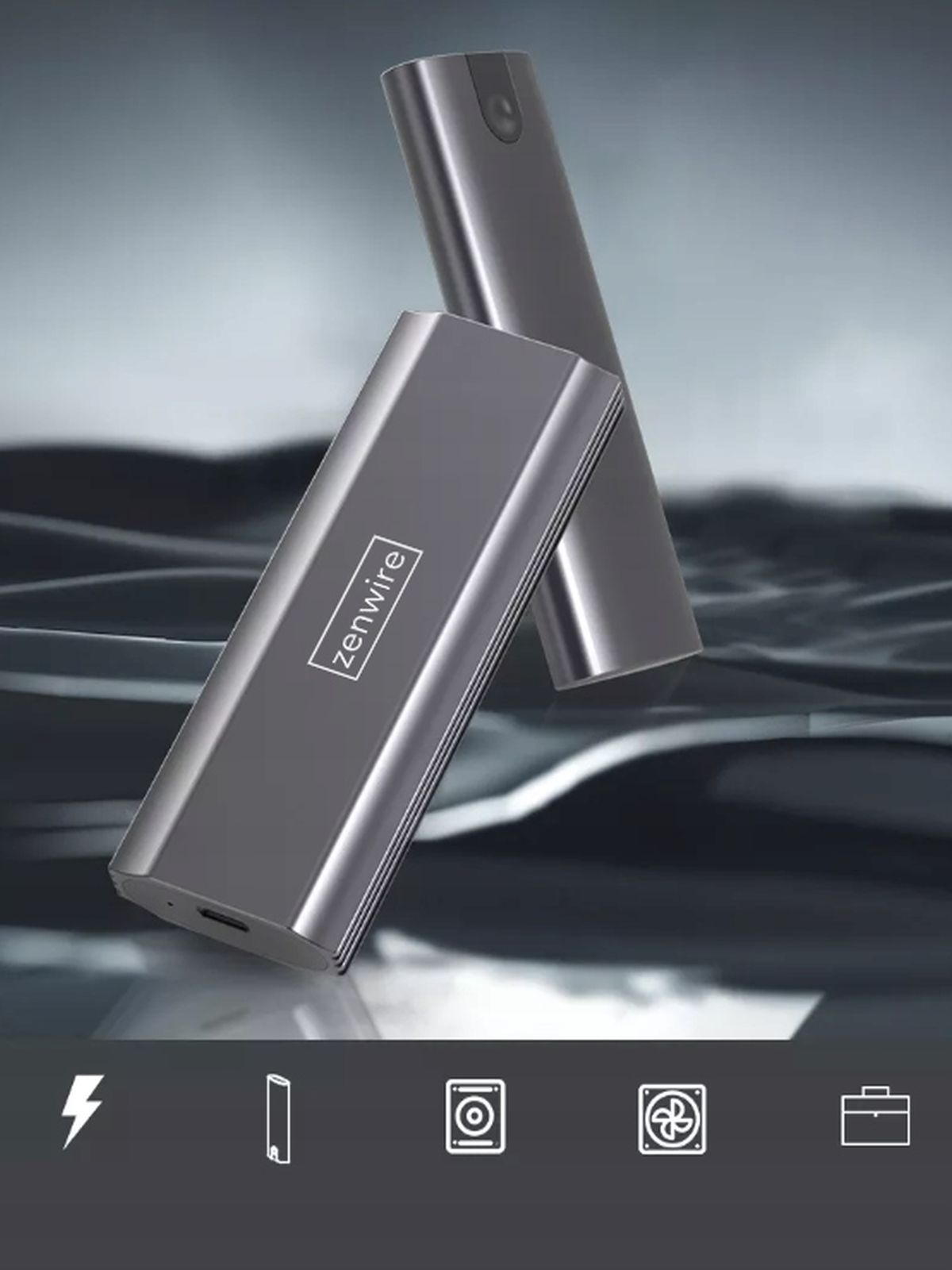 Dwa szare zewnętrzne dyski twarde, ze złączami USB i Type-C. Ikony pokazują błysk, dysk...