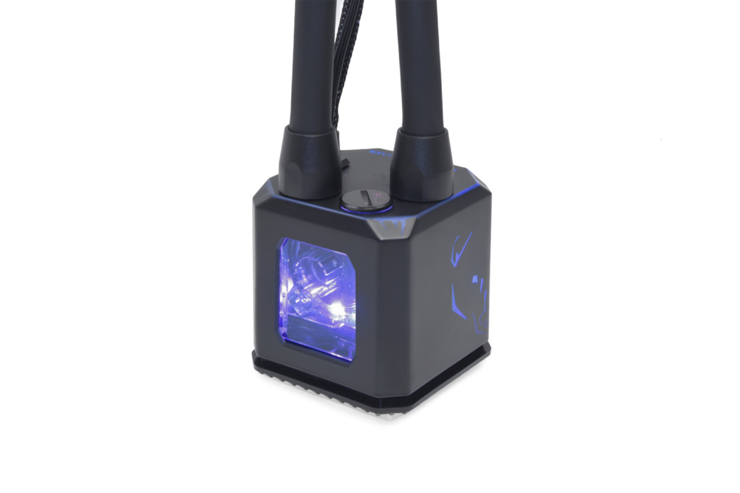 Czarny system chłodzenia komputera z niebieskim światłem wewnątrz przezroczystego okna.