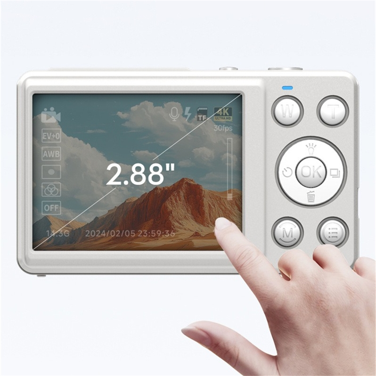 Digitalkamera, Bildschirm mit Landschaft, Hand berührt Bildschirm.