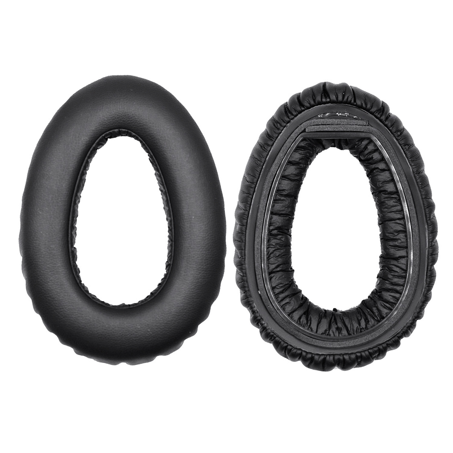 Ohrpolster für Kopfhörer. Schwarz, oval geformt. Weißer Hintergrund.