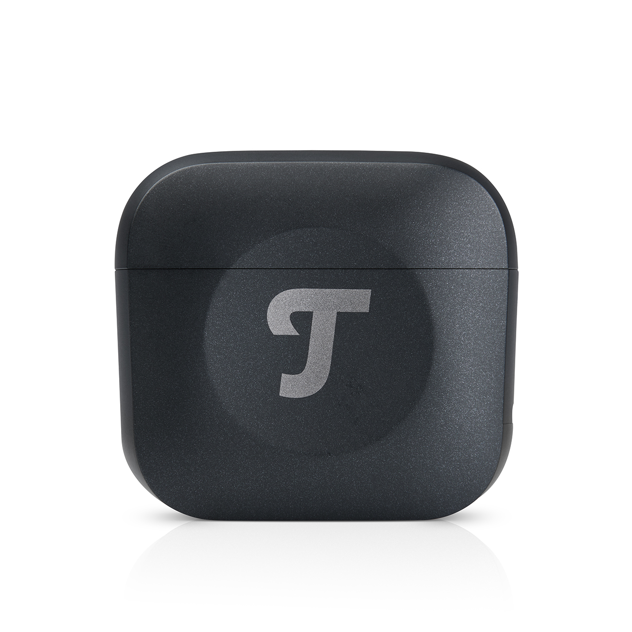 Czarne, kwadratowe etui na słuchawki z srebrnym logo na białym tle.