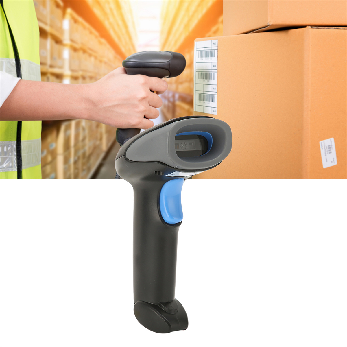 Eine Person scannt einen Barcode auf einer Box mit einem Handscanner. Lagerhallen im verschwommenen Hintergrund.