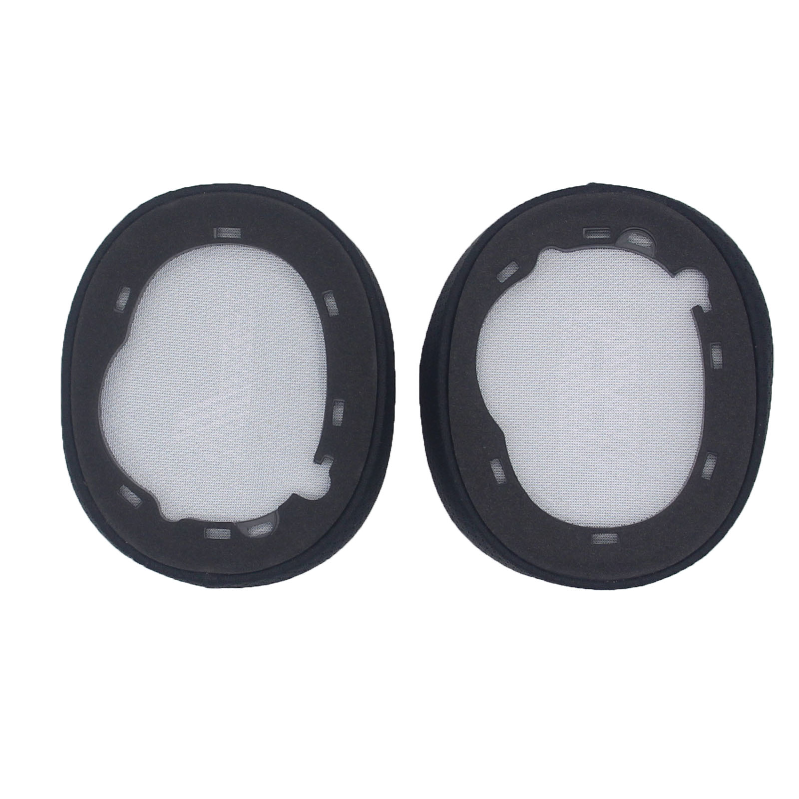 Dwie czarne i siatkowe poduszki na uszy do słuchawek. Są okrągłe, a siatka jest biała.