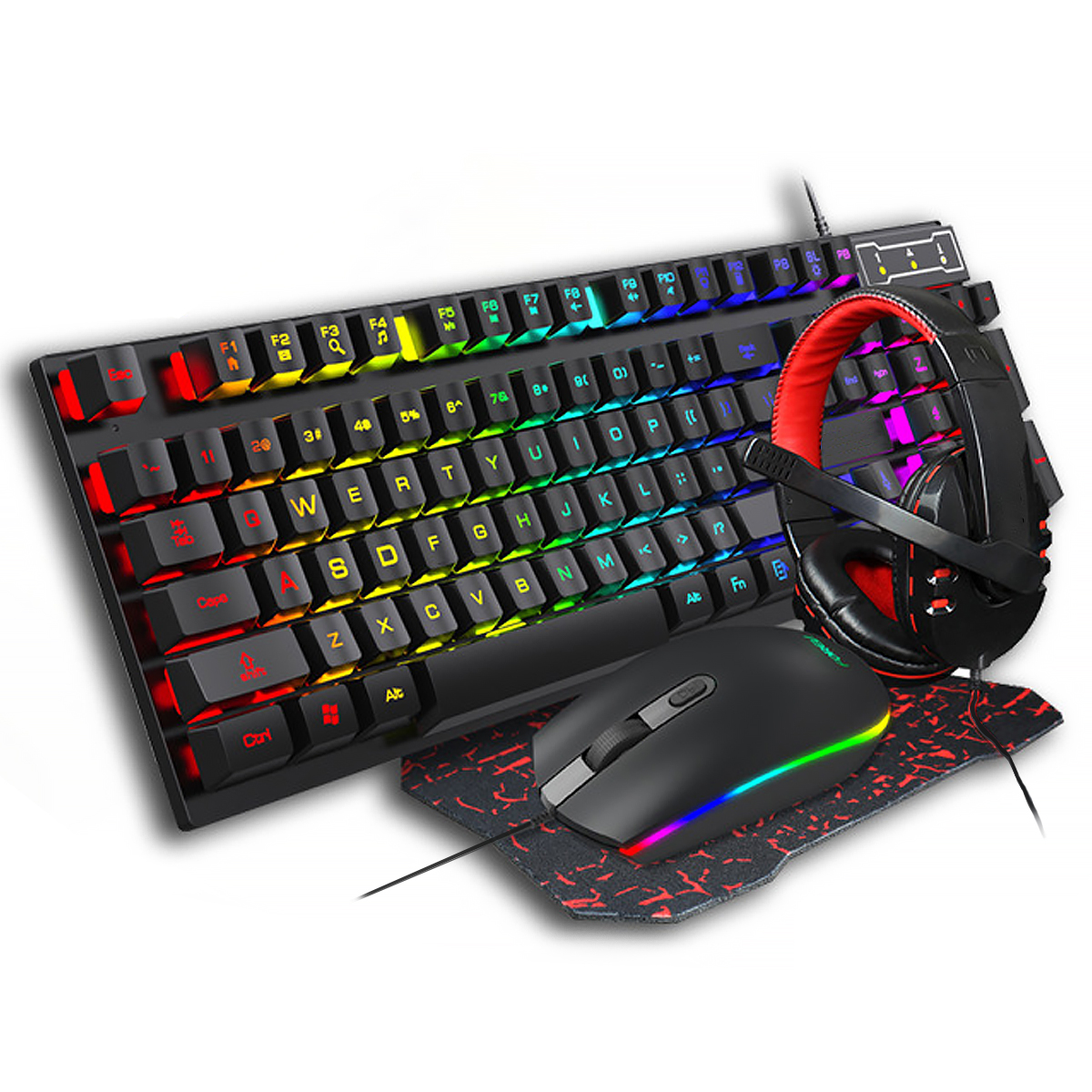 Gaming-Setup: schwarze Tastatur mit Regenbogen-Tasten, Maus und Headset auf einer Matte. Schwarz-rotes Farbschema.