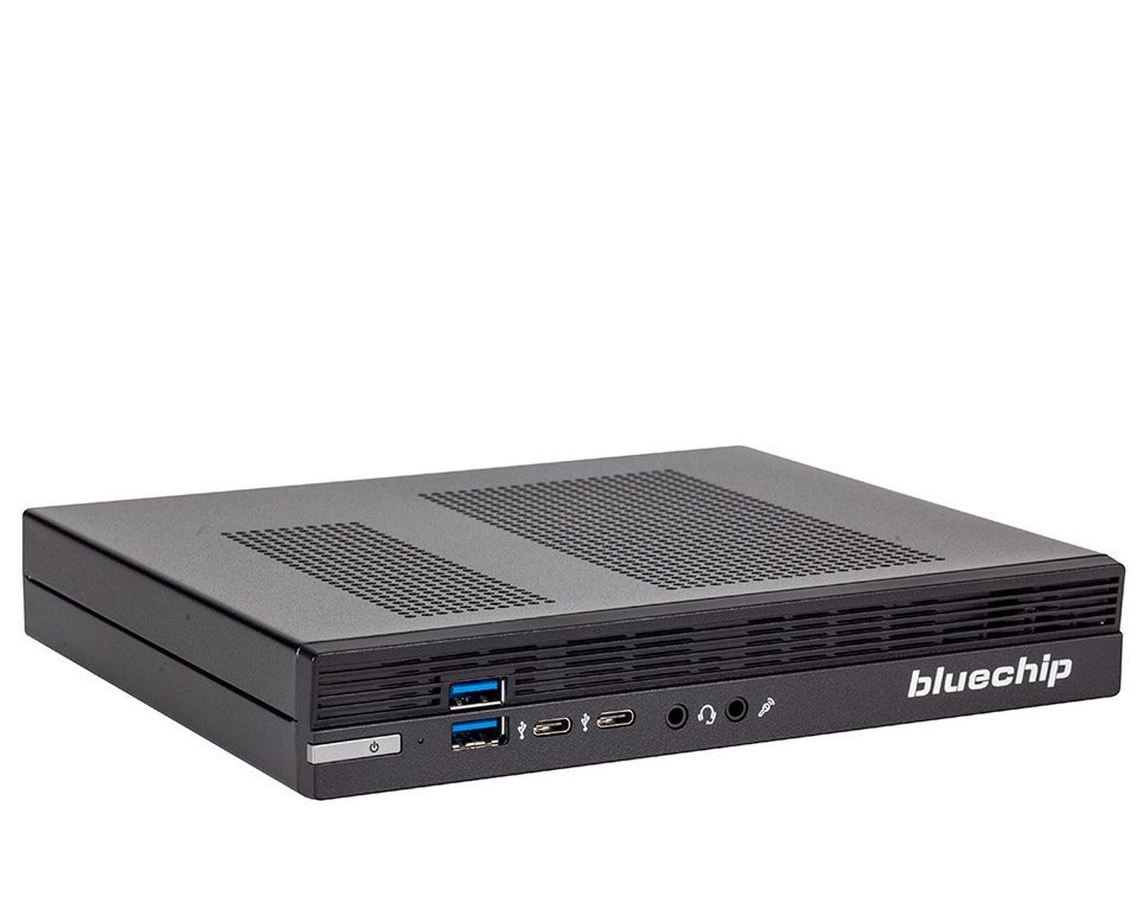 Piccolo computer nero. Un design compatto con porte visibili sul davanti. Marchio Bluechip.