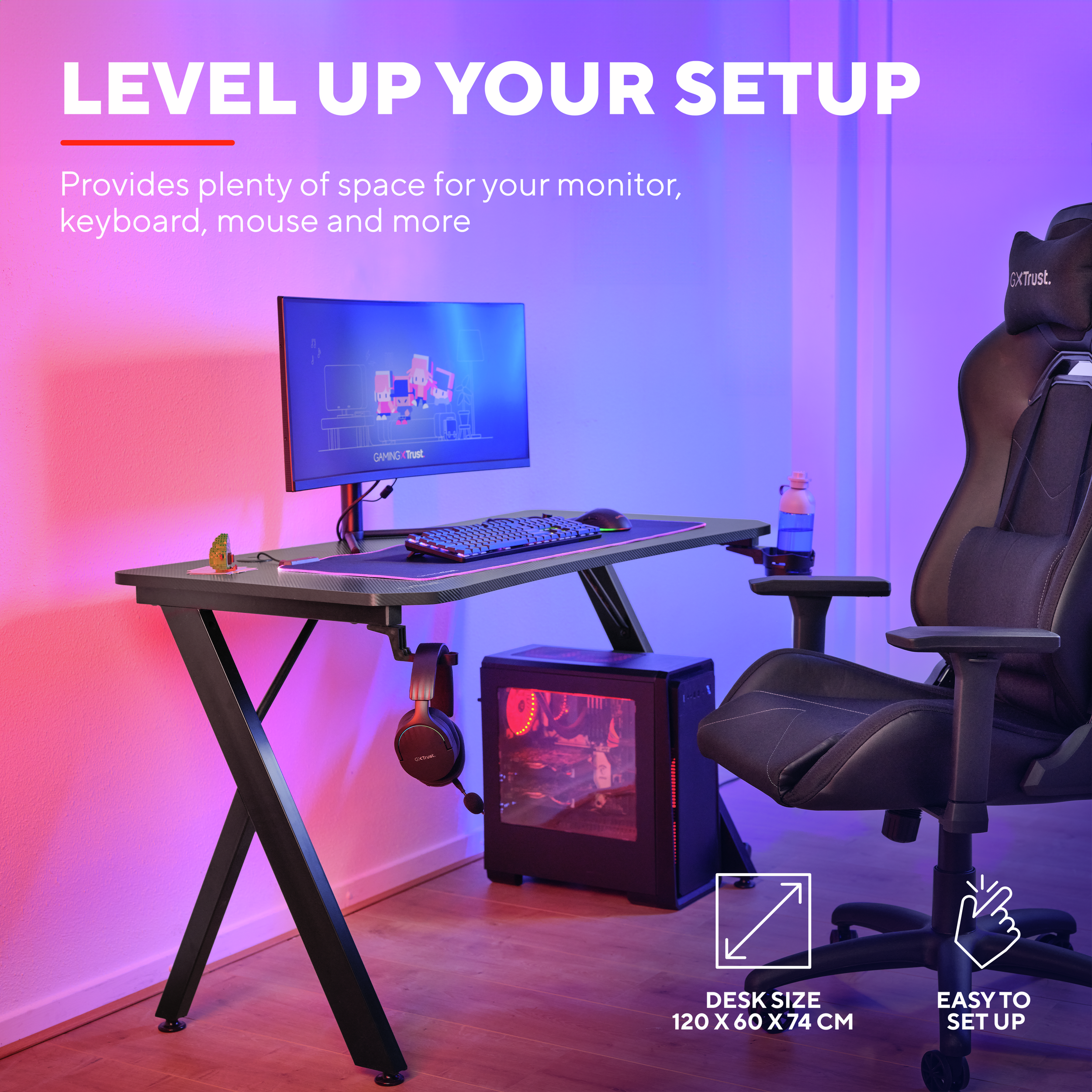 Gaming bureau opstelling met monitor, toetsenbord, muis, headset en pc.