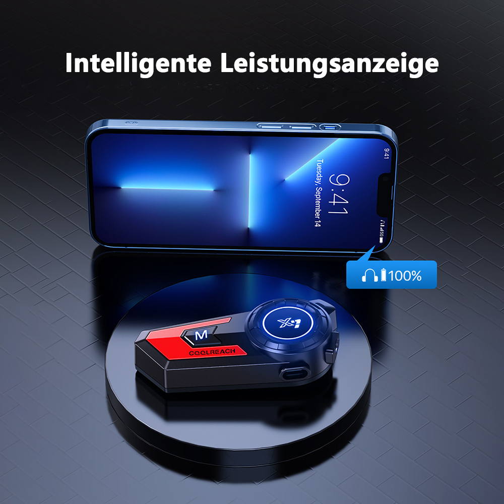 Telefon mit Bluetooth-Gerät auf einem Ständer, blauem Telefonbildschirm und Text: Intelligente Leistungsanzeige.