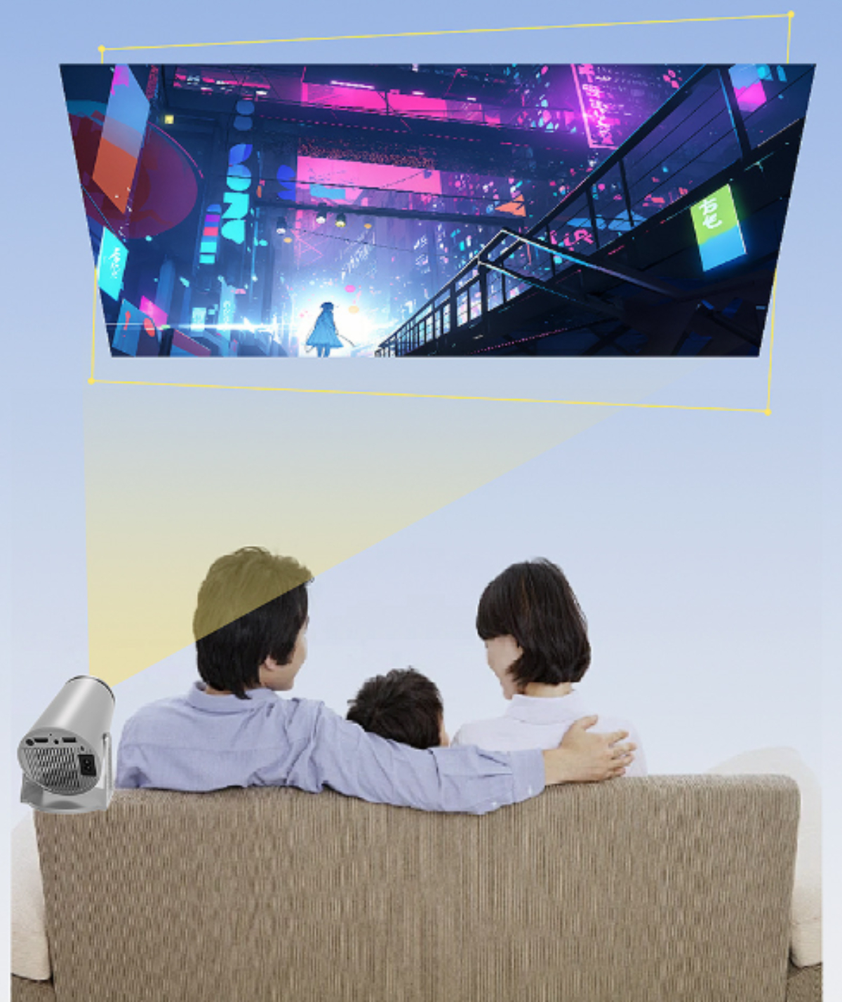 Familie schaut Film auf projizierter Leinwand, Projektor links.