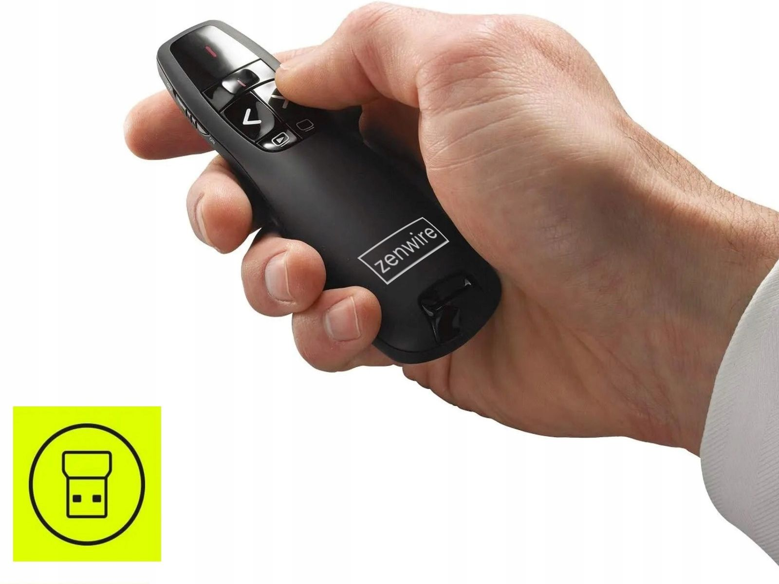 Ręka trzyma czarny pilot do prezentacji. Symbol USB w lewym dolnym rogu.