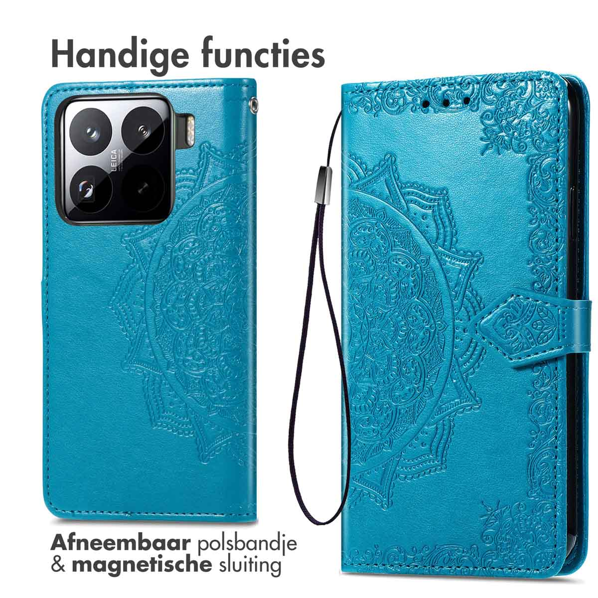 Blauwe telefoonhoes met een reliëf bloemenontwerp, een polsbandje en een telefoon erin.