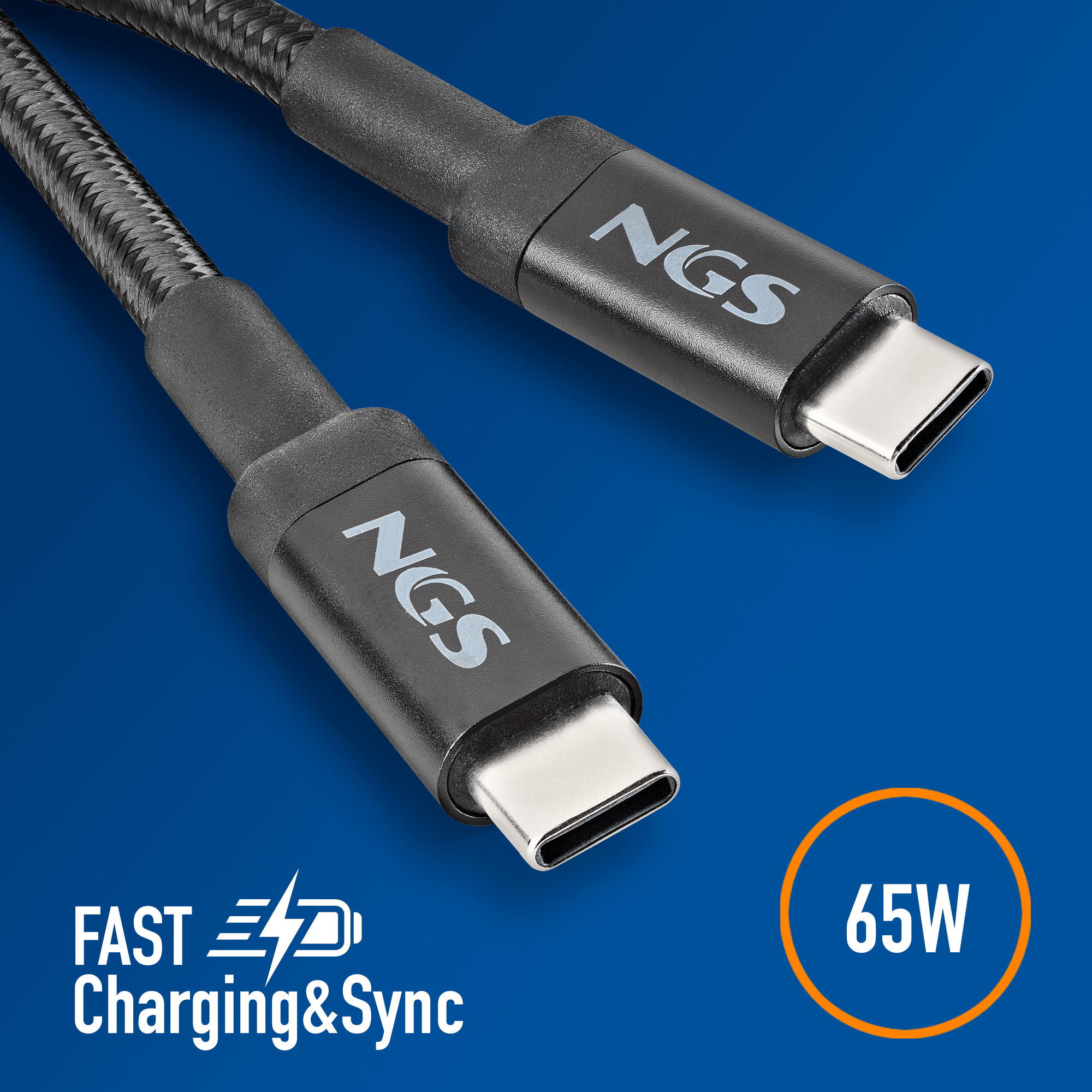 Cavi di ricarica USB-C neri con logo NGS e simbolo di ricarica da 65 W, su sfondo blu.