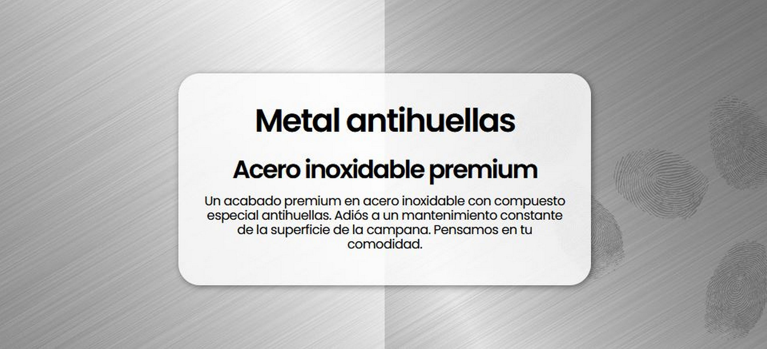 Uno sfondo bianco con una sovrapposizione di testo in metallo argentato anti-impronte.