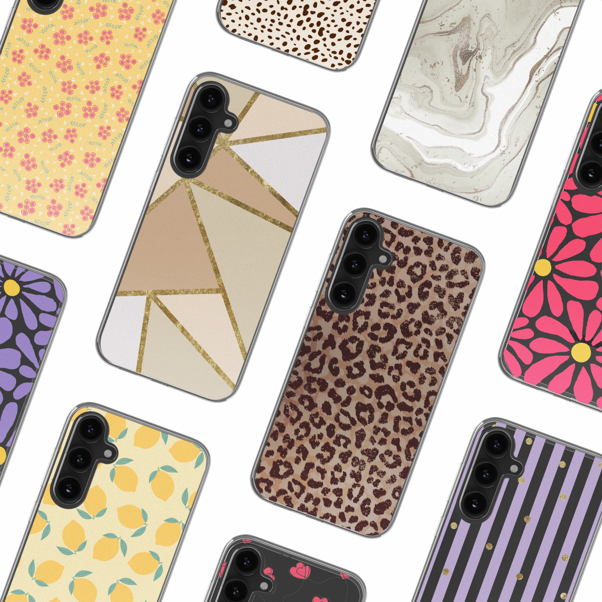 Meerdere telefoonhoesjes met verschillende patronen op een wit oppervlak.