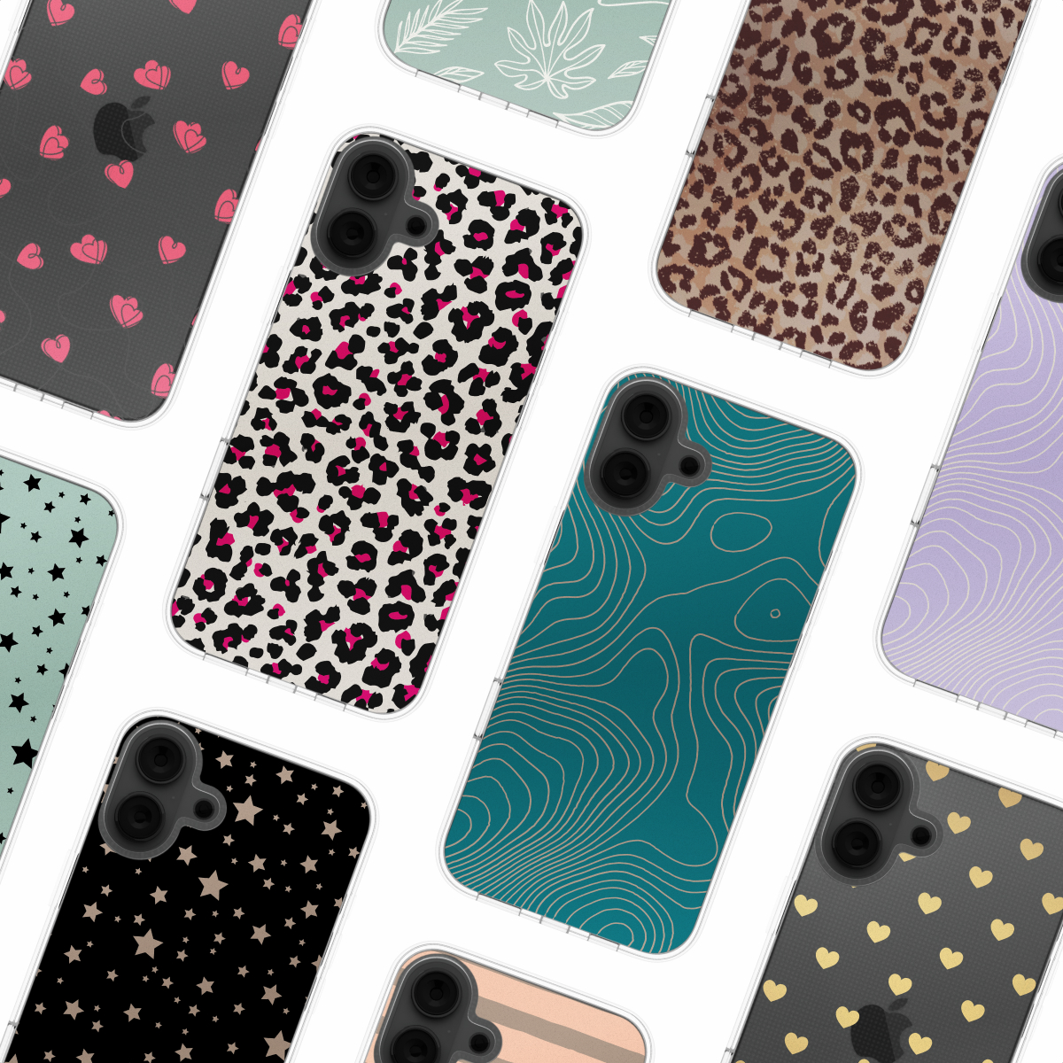 Een verscheidenheid aan telefoonhoesjes met verschillende patronen op een wit oppervlak.