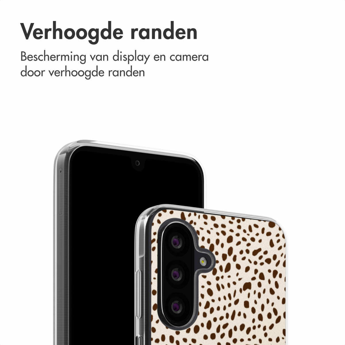 Telefoon met hoesje. Hoesje heeft witte achtergrond met bruine stippen. Telefoon is zwart.