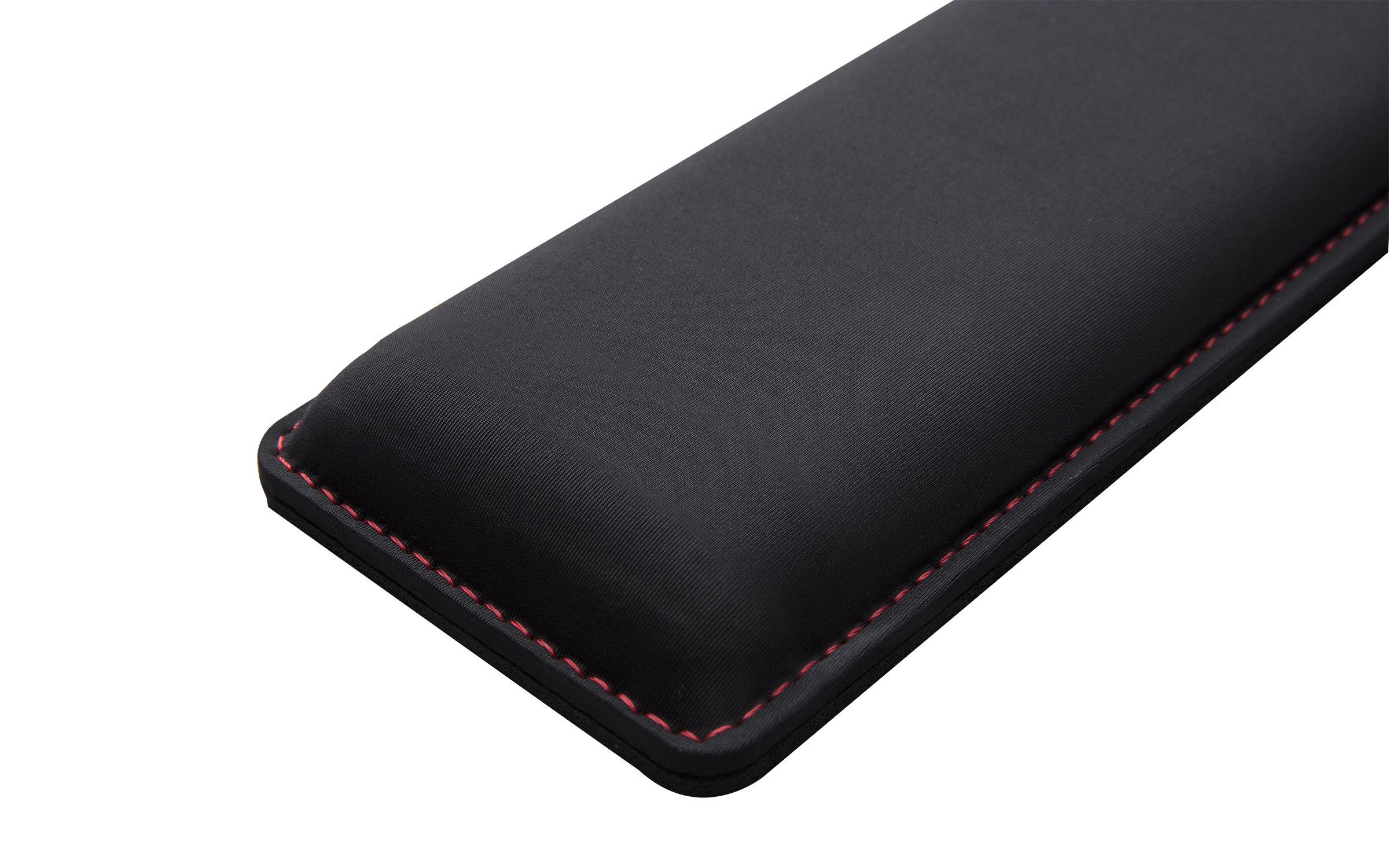 Een zwarte ergonomische polssteun met rode stiksels, op een witte achtergrond. Het item is rechthoekig.