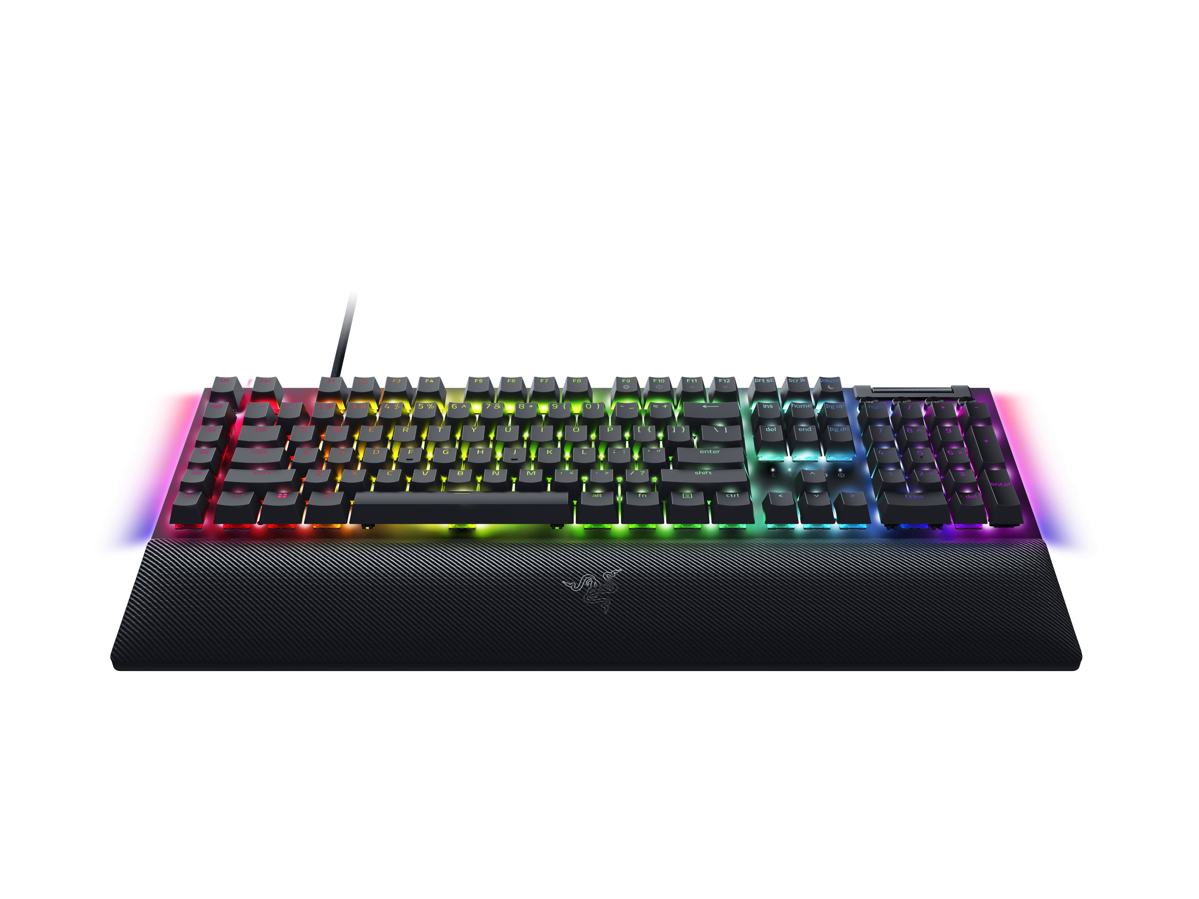 Czarna klawiatura gamingowa Razer z podświetleniem RGB na klawiszach i podpórką pod nadgarstki.