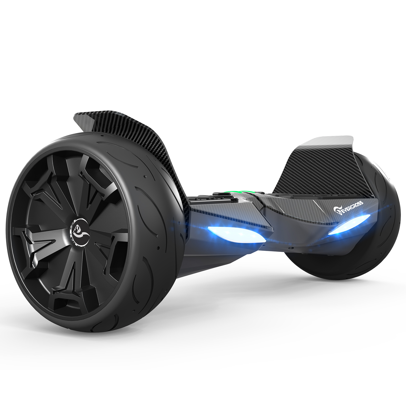Schwarzes Hoverboard mit großen Rädern und blauen Lichtern. Es ist abgewinkelt und auf weißem Grund isoliert.
