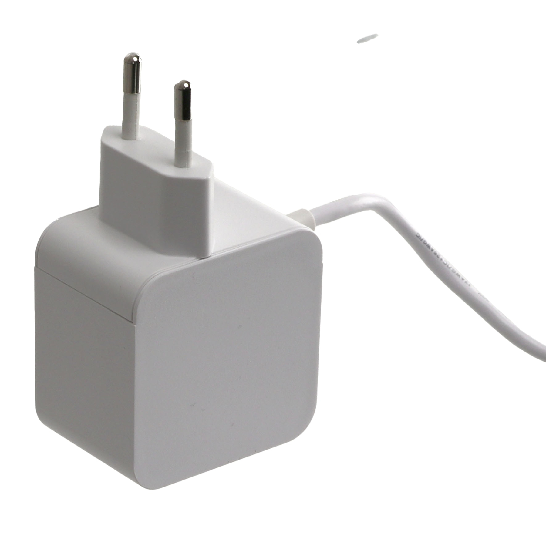 Un adattatore di alimentazione bianco con due spine e un cavo bianco.