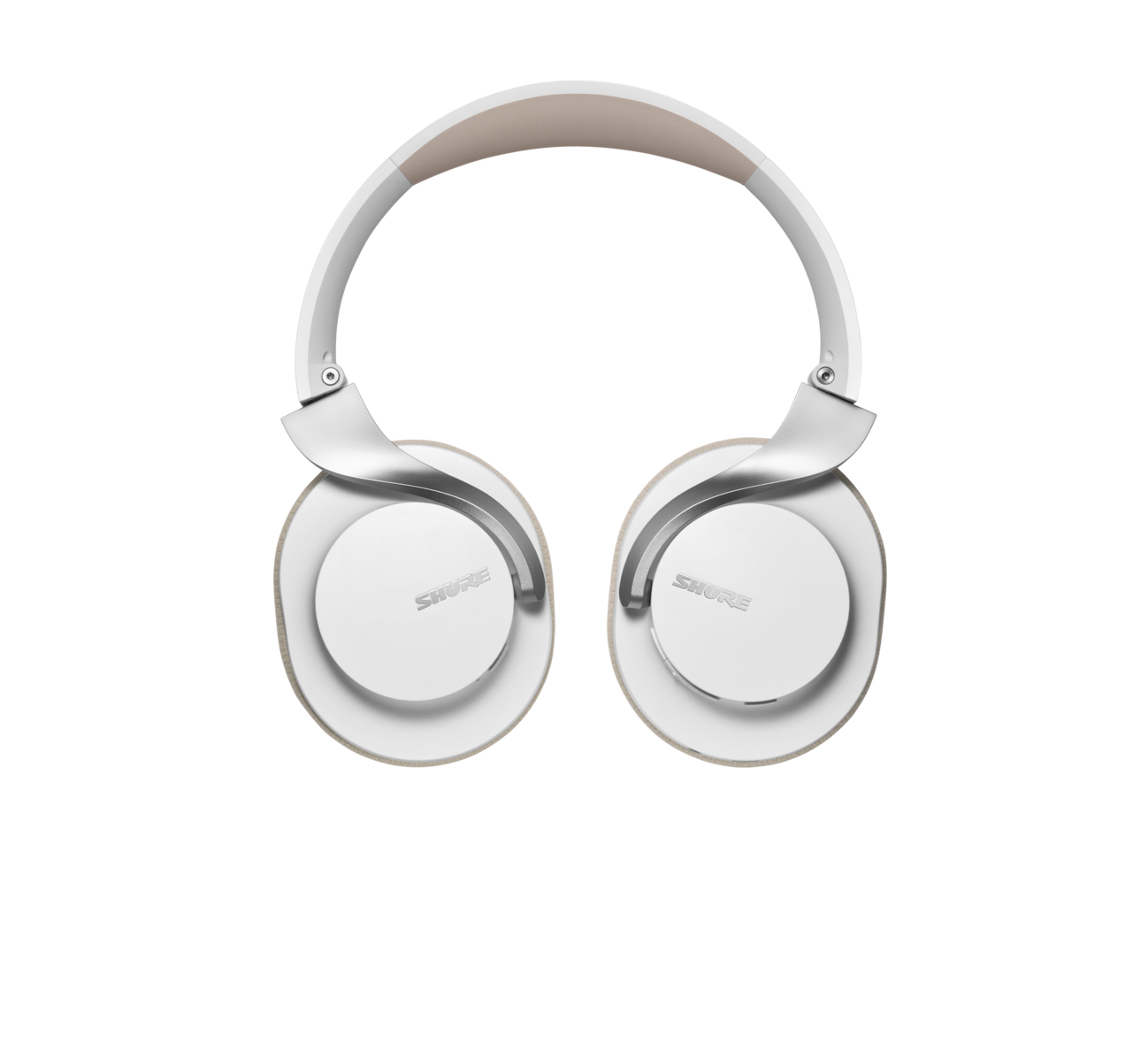 Vista superior de auriculares Shure blancos. Se ven los auriculares, con el nombre de la marca.