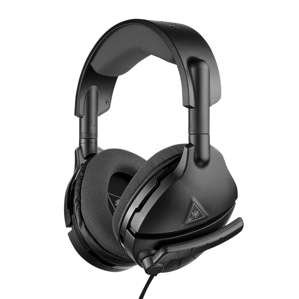 Schwarzes Gaming-Headset auf weißem Hintergrund. Das Headset hat ein Mikrofon angebracht.
