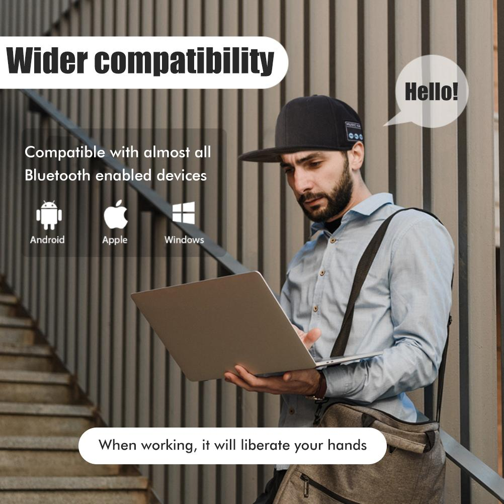 Mann mit Kappe und Laptop. Text: 'Wider compatibility' und 'Hello!' in Sprechblase.