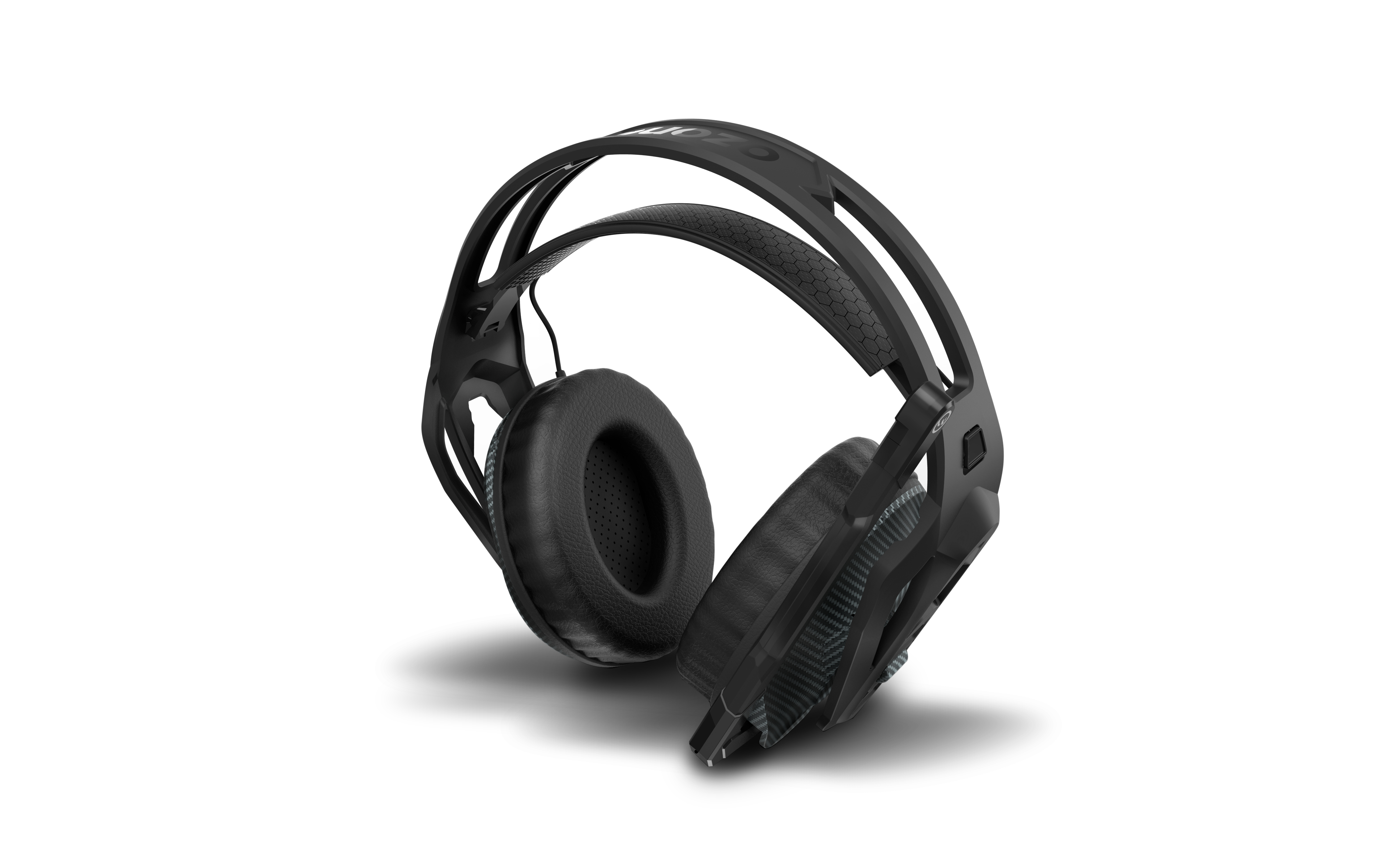 Schwarze Gaming-Kopfhörer mit einzigartigem Design, geneigt auf weißem Hintergrund.