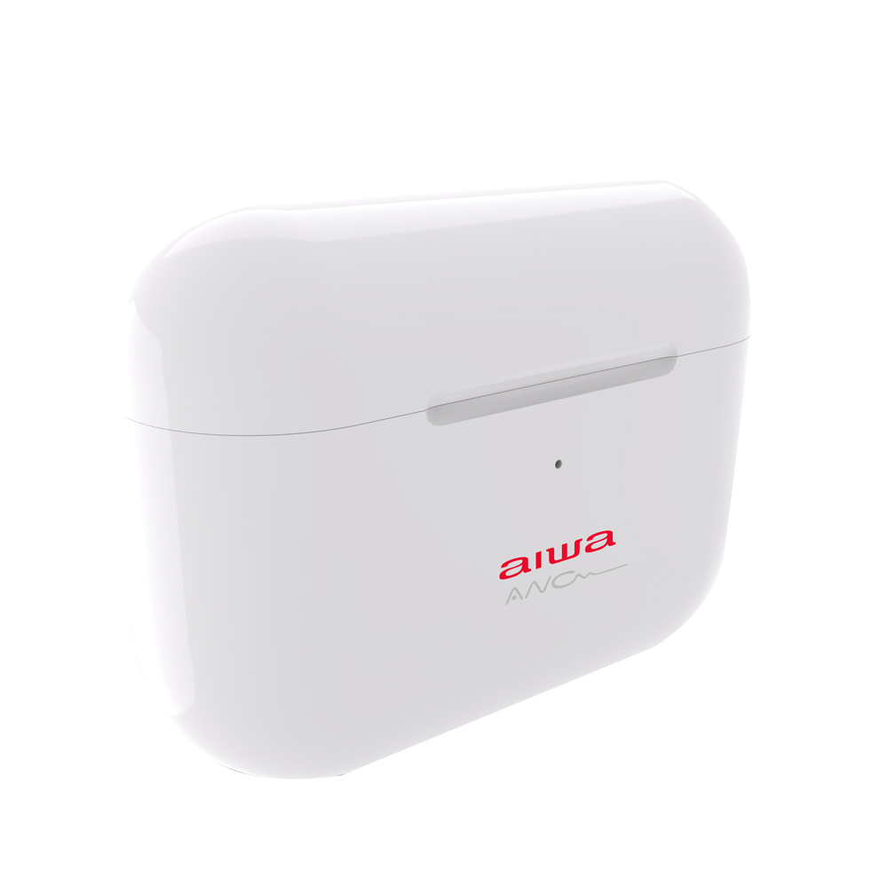 Białe etui ładujące słuchawek Aiwa z czerwonym brandingiem. Zamknięte, widok z boku.