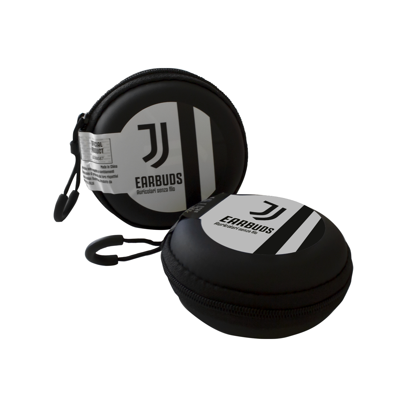 Due custodie nere per auricolari con il logo Juventus. Una custodia è aperta, rivelando auricolari.