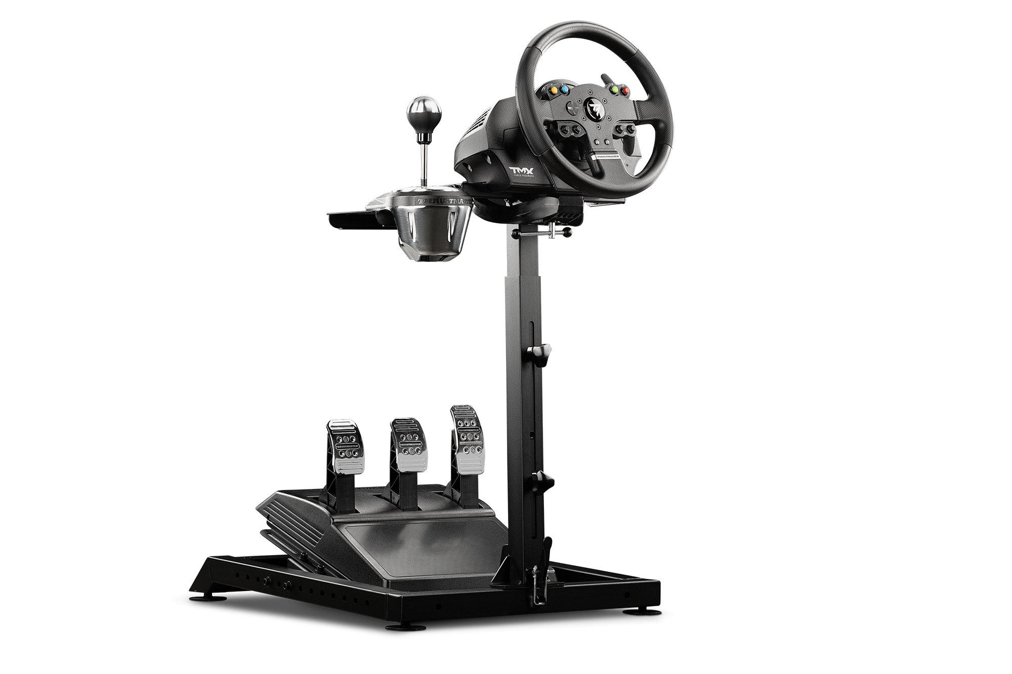 Gaming-Lenkrad mit Pedalen auf einem Ständer, mit Schalthebel links.