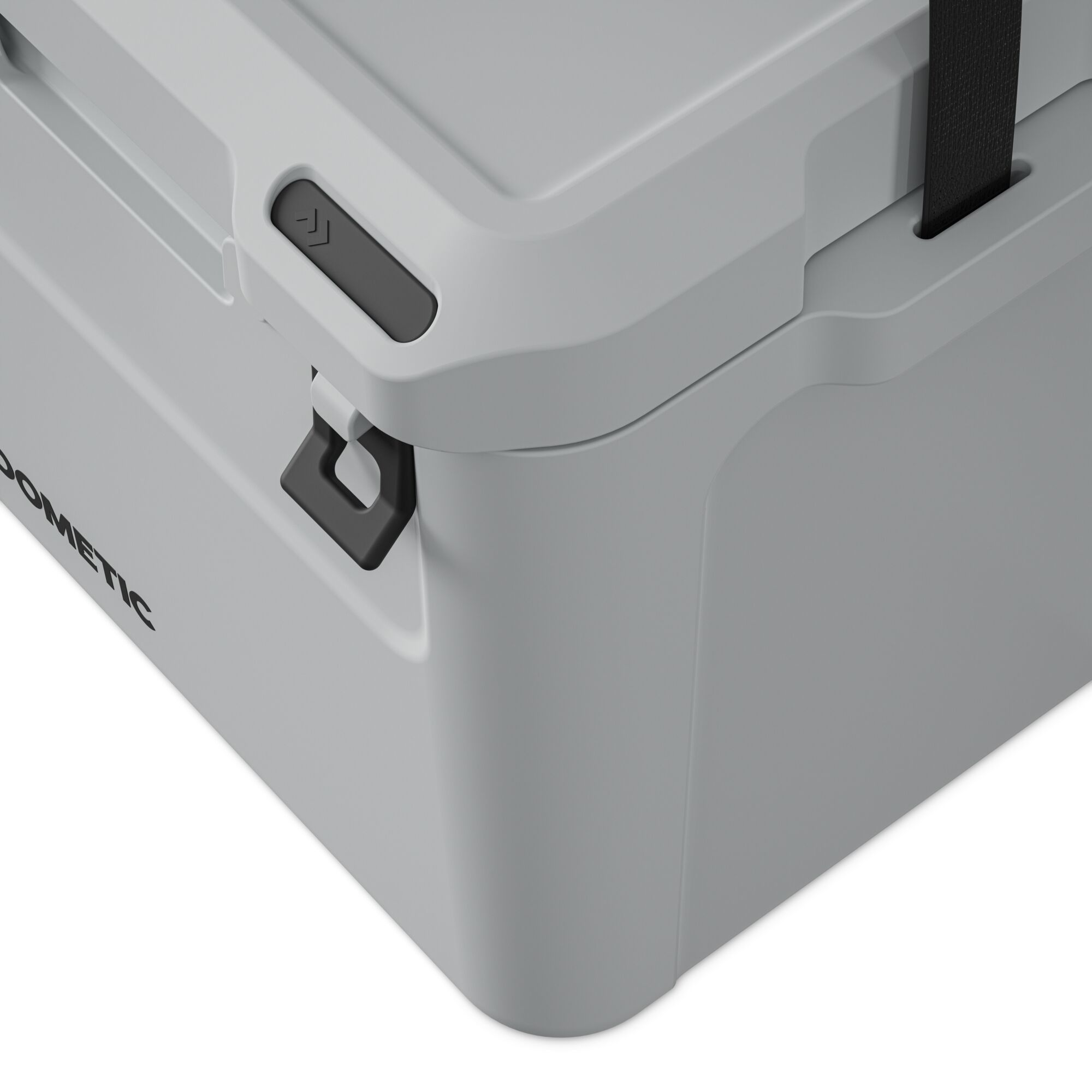 Een grijze koelbox met een zwarte handgreep en een close-up van de hoek.