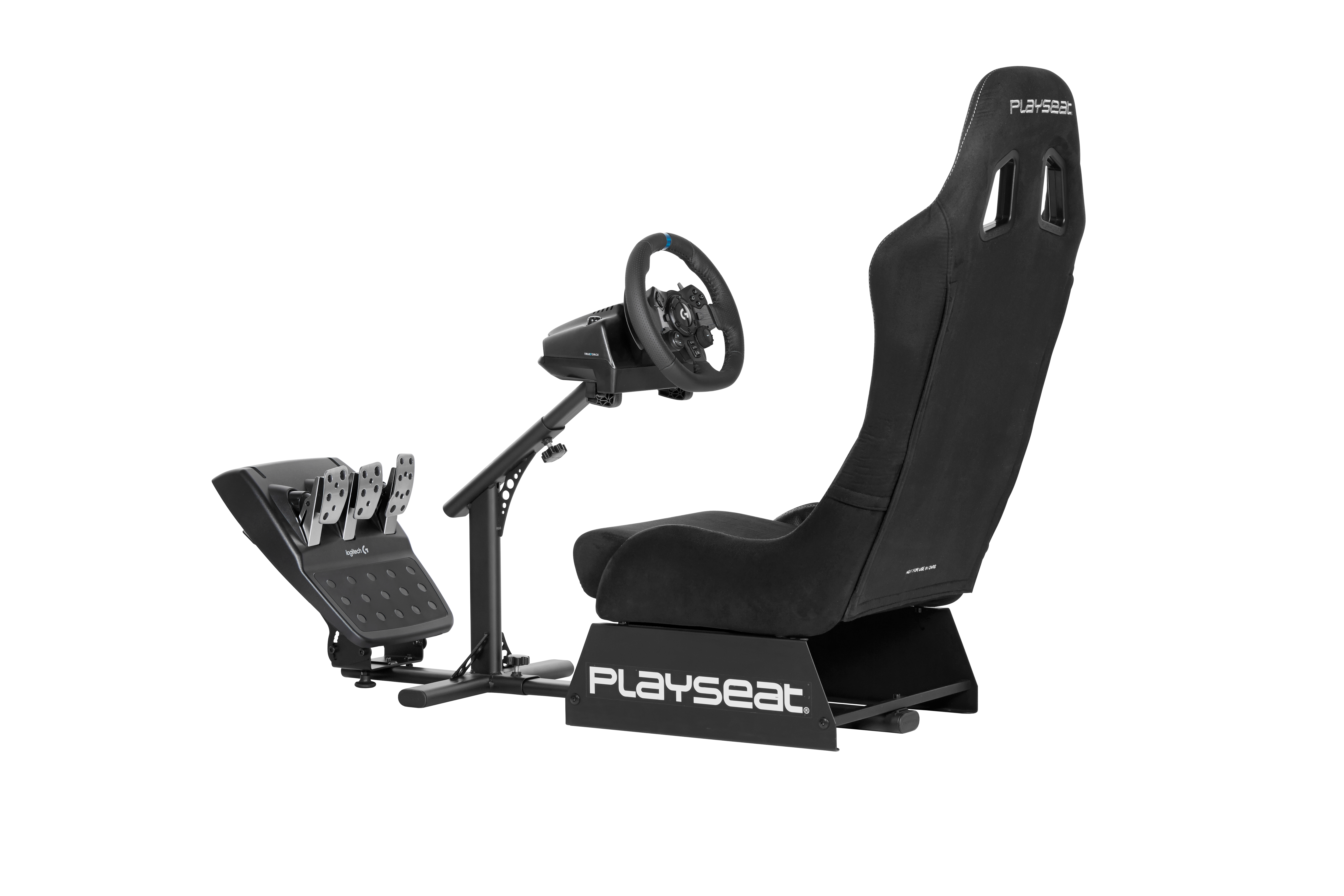 Czarny symulator wyścigów Playseat z siedzeniem, kierownicą i pedałami.