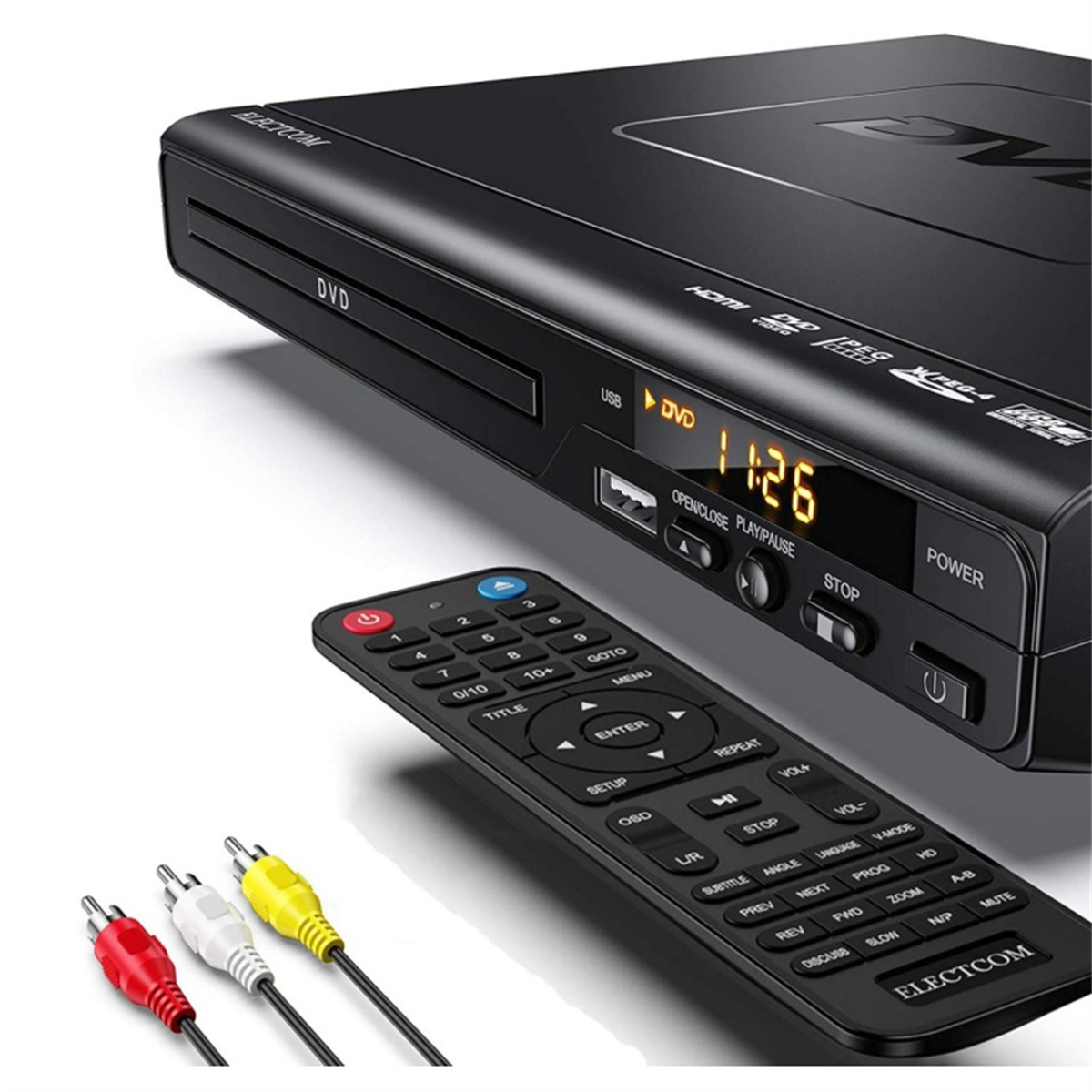 Schwarzer DVD-Player, Fernbedienung und Kabel auf weißem Untergrund.