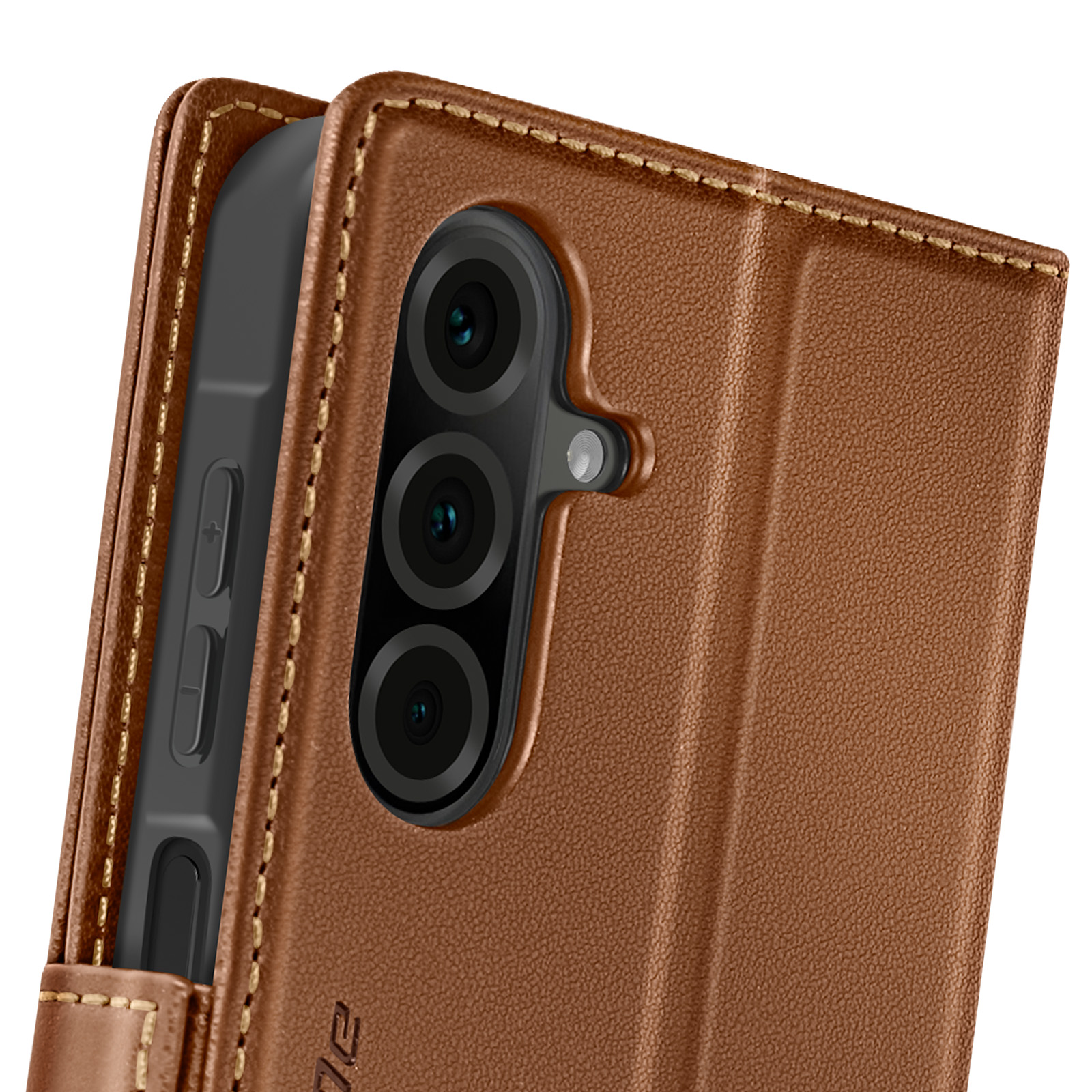 Una custodia per telefono in pelle marrone con un telefono all'interno, che mostra gli obiettivi della fotocamera.
