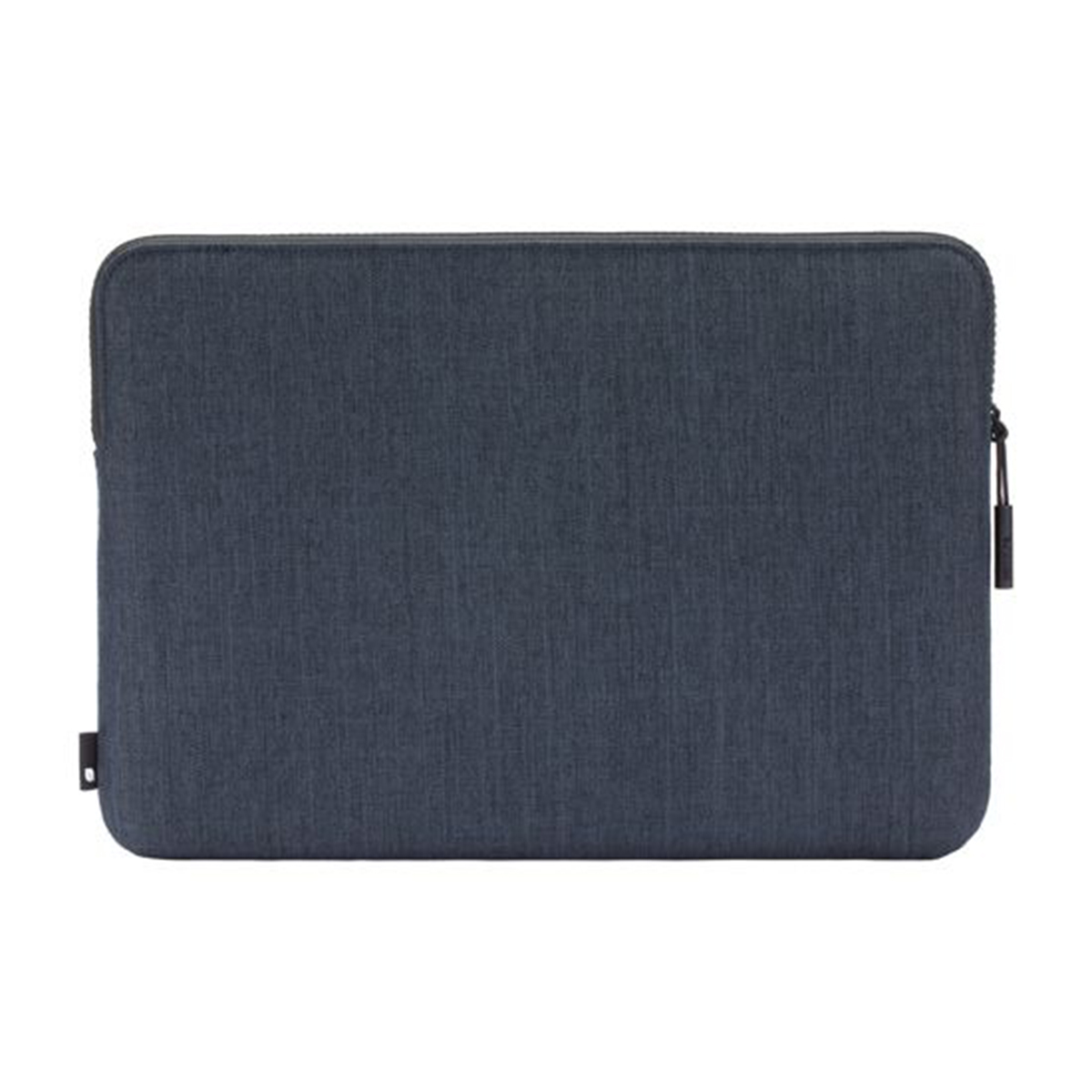 Una custodia per laptop blu scuro con cerniera.