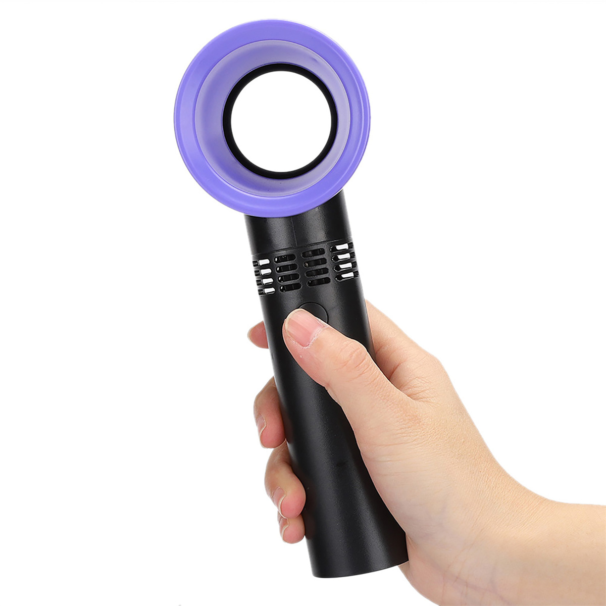 Hand hält einen schwarzen, blattlosen Ventilator mit lila Ring.