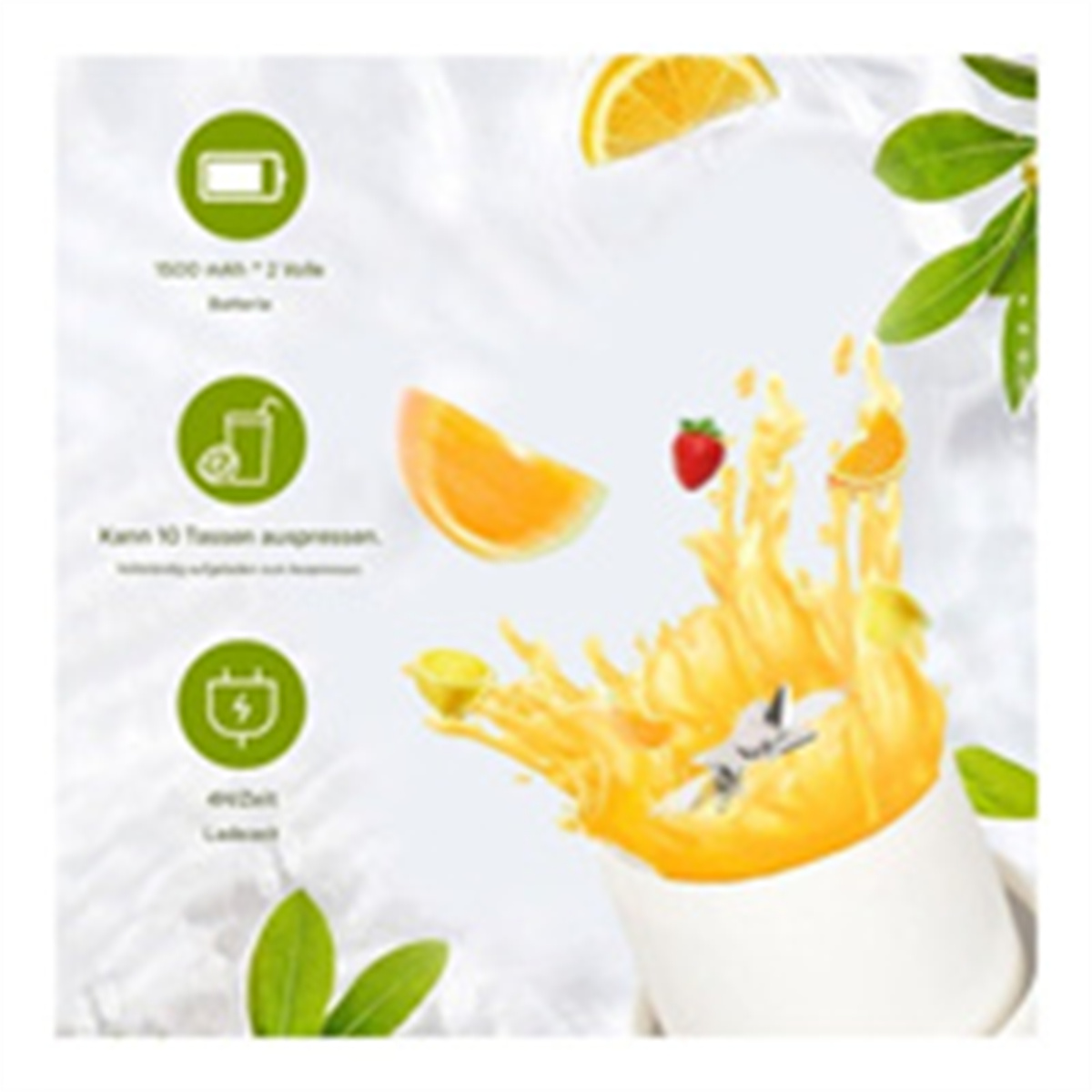 Ein Mixer mit Früchten. Orangen und eine Erdbeere in der Luft. Der Mixer hat Saft.