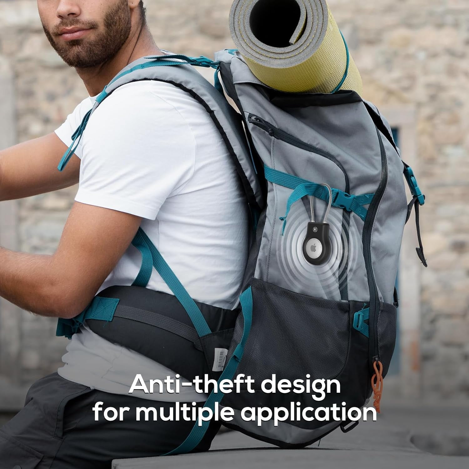 Eine Person mit Rucksack und Schloss, mit Text zum Diebstahlschutz.